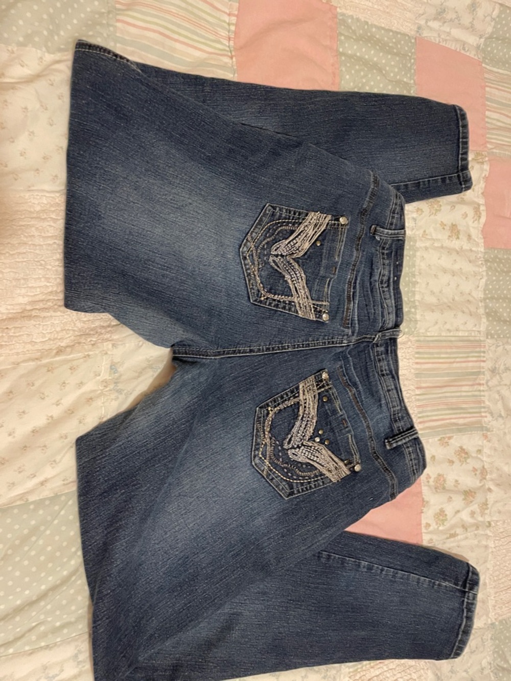 Dark Wash Women's Jeans with Embroidered Back Pockets